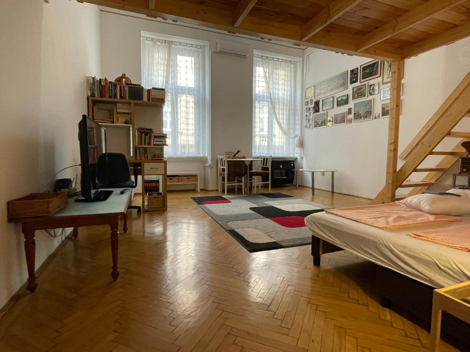 Andrassy Adventures Apartment บูดาเปสต์ ภายนอก รูปภาพ