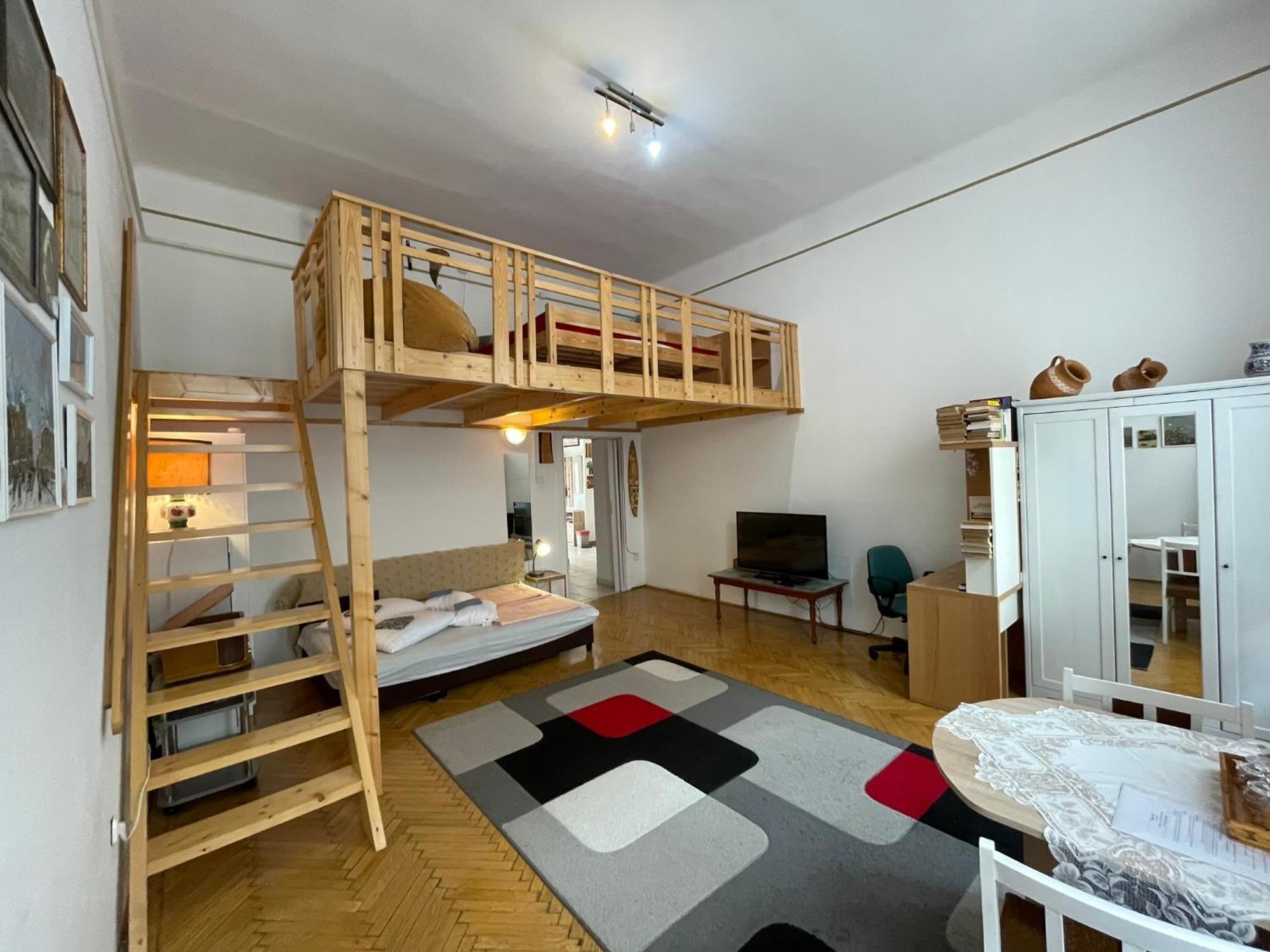 Andrassy Adventures Apartment บูดาเปสต์ ภายนอก รูปภาพ